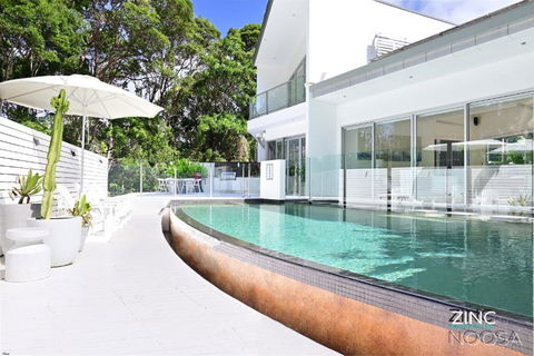 Golf Retreat Noosa Heads - Tourism Caloundra 0