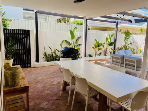 NOR214 - Northstead Coastal Charm - Tourism Caloundra 1