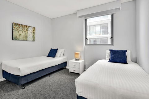 North Sydney Large Two Bedroom MIL2302 - Tourism Caloundra 2