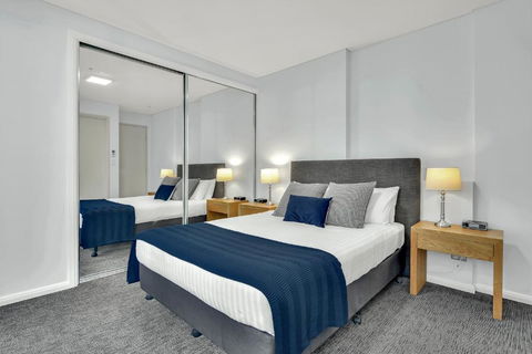 North Sydney Large Two Bedroom MIL2252402 - Tourism Caloundra 2