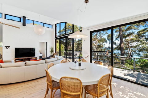 Northcove Road Clifftop Living - Tourism Caloundra 1