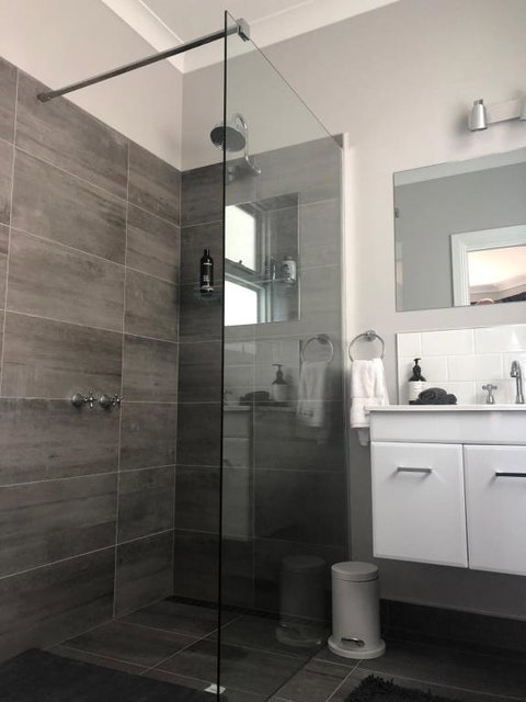 Number 10 -King Bed With Breakfast - Tourism Caloundra 1