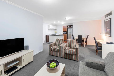 Oaks Brisbane Lexicon Suites - Tourism Caloundra 2