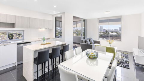 Oaks Brisbane Woolloongabba Suites - Tourism Caloundra 2