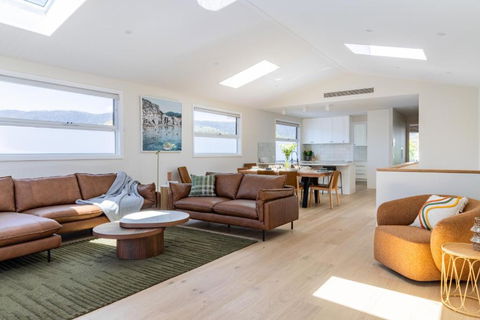 Oakwood Retreat - Tourism Caloundra 0