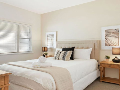 Ocean Blue Apartment One - Tourism Caloundra 3