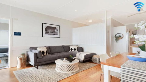 Ocean Blue Apartment One - Tourism Caloundra 0
