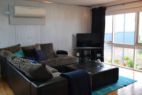 Ocean Breeze - Tourism Caloundra 1