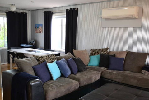 Ocean Breeze - Tourism Caloundra 2