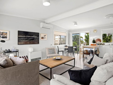 Ocean Breeze - Tourism Caloundra 1