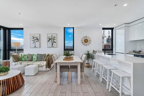 OPUS Apartment - Beach At Your Doorstep Short Walk To Light Rail - Tourism Caloundra 3