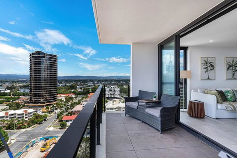 OPUS Apartment - Beach At Your Doorstep Short Walk To Light Rail - Tourism Caloundra 1