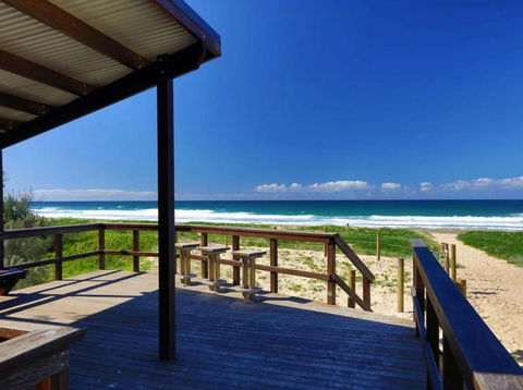 Oceanus Luxe Beachfront Bokarina - Tourism Caloundra 0