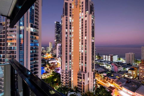 OCEAN VIEW APARTMENTS - Circle On Cavill - Self Contained & Privately Managed - Tourism Caloundra 1