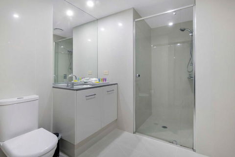 OCEAN VIEW APARTMENTS - Circle On Cavill - Self Contained & Privately Managed - Tourism Caloundra 3