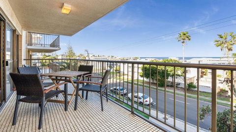Oceanic Unit 4 Kings Beach QLD - Tourism Caloundra 0