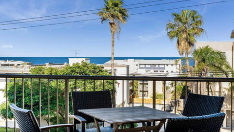 Oceanic Unit 4 Kings Beach QLD - Tourism Caloundra 1