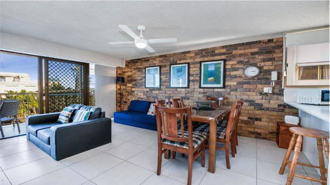 Oceanic Unit 4 Kings Beach QLD - Tourism Caloundra 3