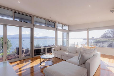 Oceanview Oasis In Opossum Bay - Tourism Caloundra 1