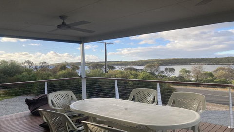 Off The Net - New Listing - Esplanade Property With Views Of The Channel - Tourism Caloundra 1