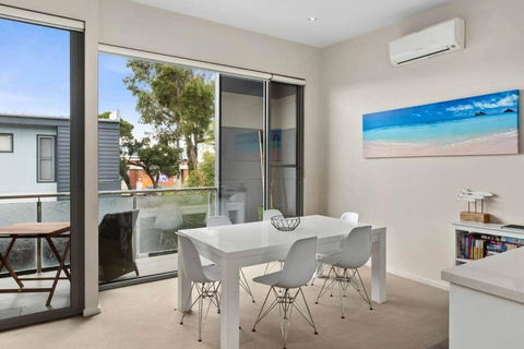 OG- By The Sea, 400m To Beach - Tourism Caloundra 3