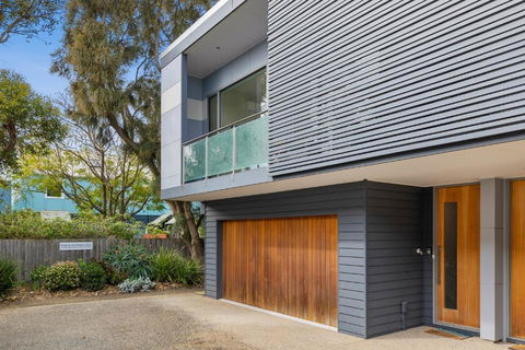 OG- By The Sea, 400m To Beach - Tourism Caloundra 0