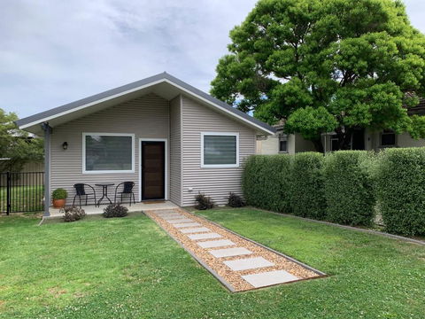 Oleander Cottage - Tourism Caloundra 2
