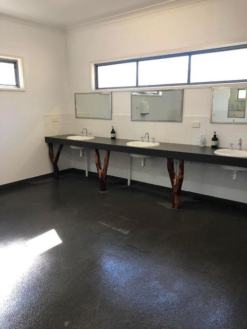 Omeo Holiday Park - Tourism Caloundra 1