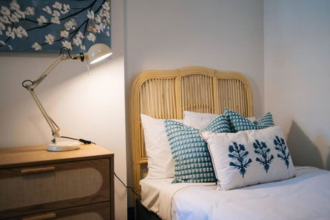 OnceUp A BlueMoon Terrace Nr CBD - Tourism Caloundra 1
