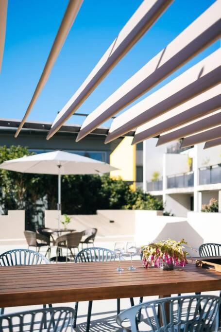 OnceUp A BlueMoon Terrace Nr CBD - Tourism Caloundra 2