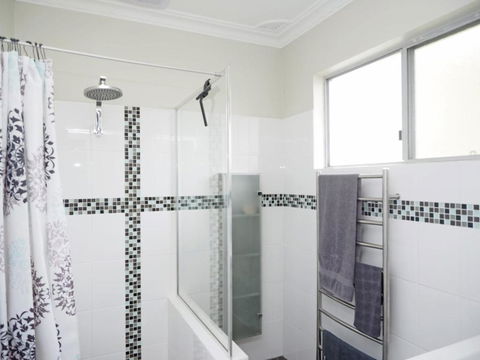 ONDINE, 4 Belmore Street - Tourism Caloundra 1