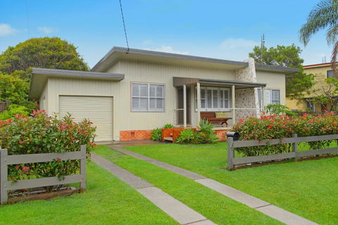 ONDINE, 4 Belmore Street - Tourism Caloundra 3