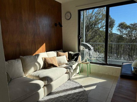 One Cedarwood - Petite Challet Falls Creek - Tourism Caloundra 2
