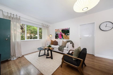 Opposite Park - Nearby Beach - Tourism Caloundra 0