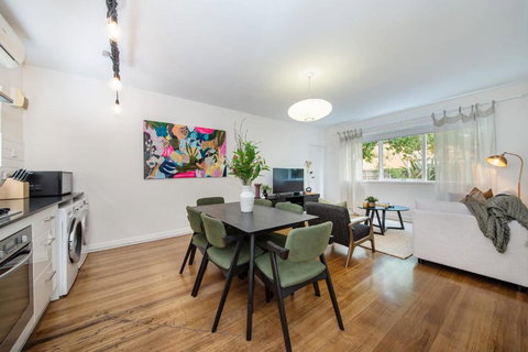 Opposite Park - Nearby Beach - Tourism Caloundra 2