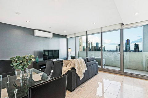 One Bedroom Apartment I Parking I River View I Walk To Crown - Tourism Caloundra 3