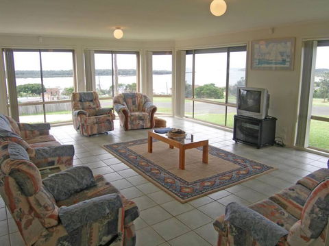 ORSO1O - Water View House - Tourism Caloundra 1