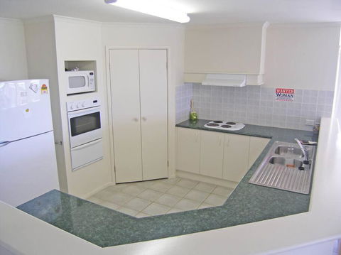 ORSO1O - Water View House - Tourism Caloundra 2