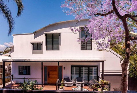 PACIFIC Stunning Coastal Home The Perfect Family Getaway - Tourism Caloundra 0