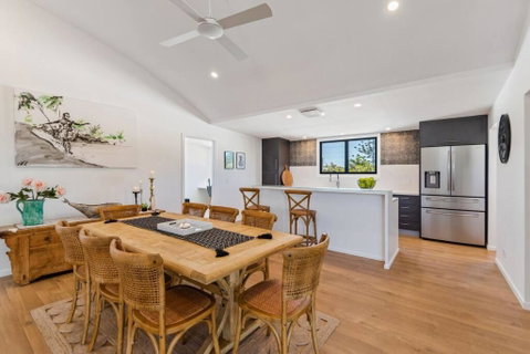 PACIFIC Stunning Coastal Home The Perfect Family Getaway - Tourism Caloundra 3