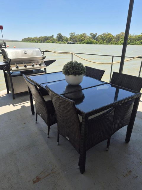 Paddle Wheeler Lilian - Tourism Caloundra 1