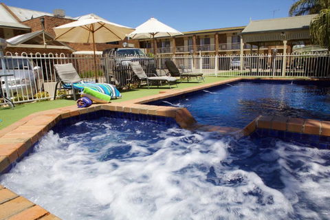 Paddlewheel Motel - Tourism Caloundra 0
