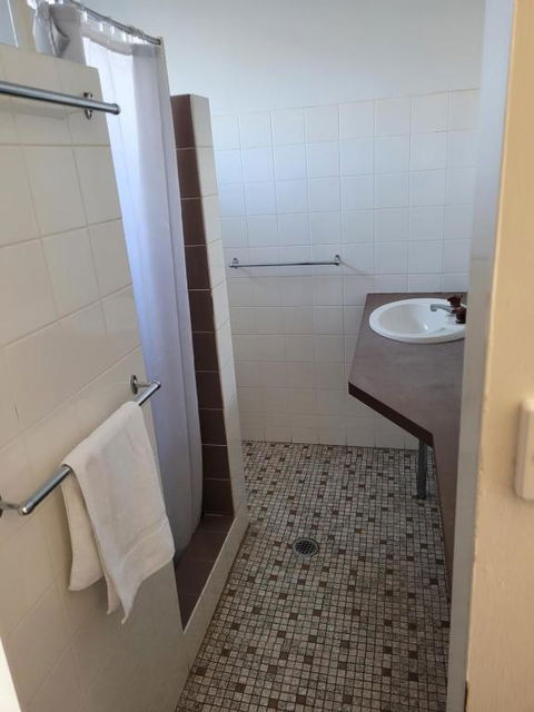 Palm And Pawn Motor Inn - Tourism Caloundra 2
