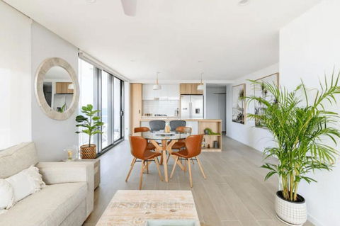 Palm Beach Escape With Rooftop Pool - CoastHM - Tourism Caloundra 1