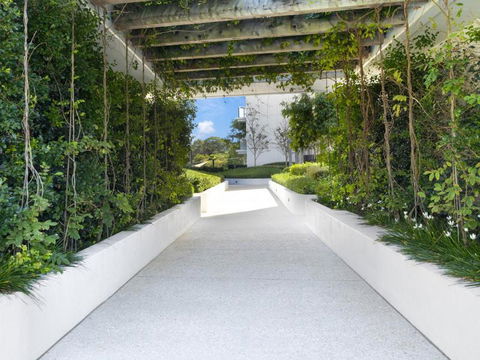 Palm Beach Luxury Apartment With Hinterland Views - Tourism Caloundra 2