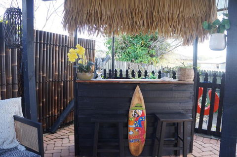 Palm Breeze - 4 Bedroom -Walk To The Beach - Tourism Caloundra 0