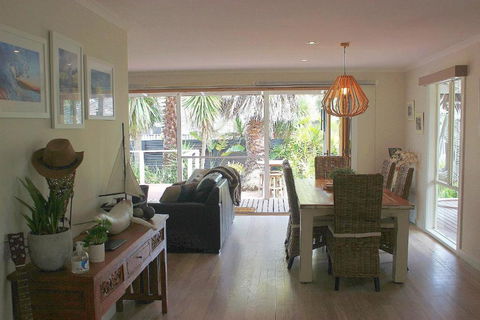 Palm Breeze At Sunset Strip - Tourism Caloundra 3