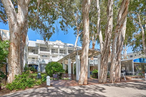 Palm Cove Beach Club Apartment - Privately Managed - Tourism Caloundra 2