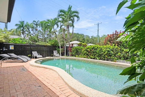 Palm Cove House In Trivia - Tourism Caloundra 1