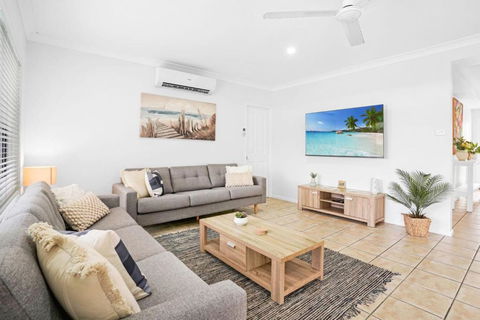 Palm Cove House In Trivia - Tourism Caloundra 2